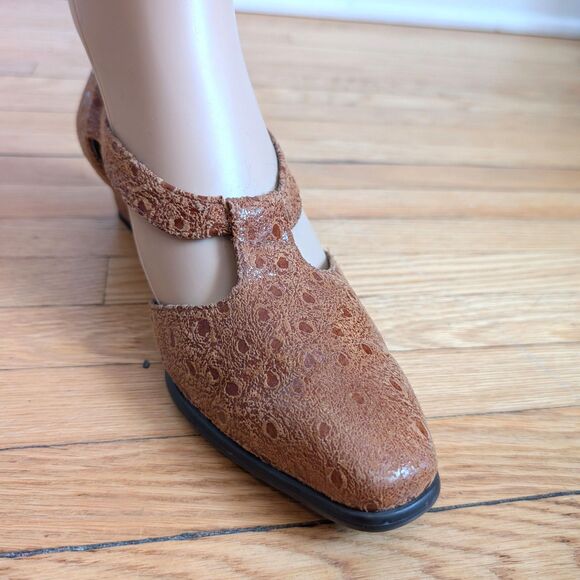 Vintage 70s Ros Hommerson Leather Shoes T-Strap Brown Dancing Heels Croc Size 6 - Picture 10 of 12